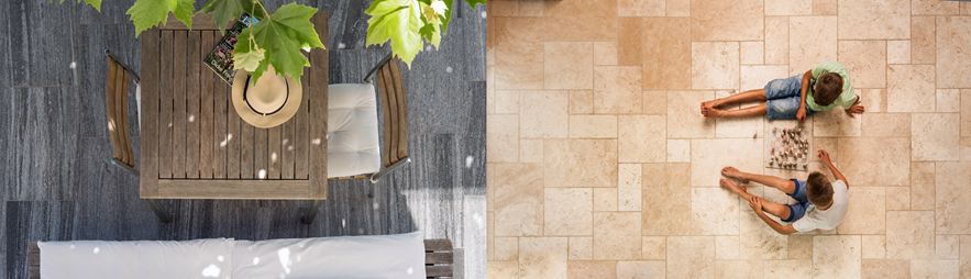 Deux pierres naturelles côte à côte, une terrasse avec du granit à gauche, des enfants jouant sur des carreaux de travertin à droite.