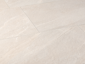  Les dalles Canyon Gold et leurs tons beiges en gros plan.