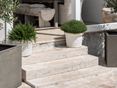 Escalier avec blocs marches en travertin Medium Select