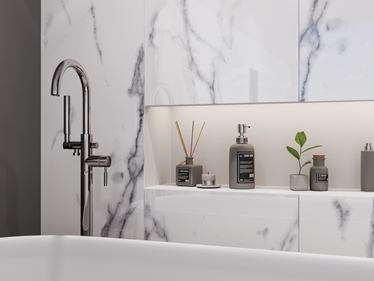 Carrelage mural imitation marbre derrière la baignoire