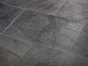 Les carreaux en quartzite Deoli Green, vue de biais