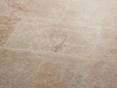 Les joints fins confèrent une certaine modernité. Carrelage Classic Light, en travertin adouci