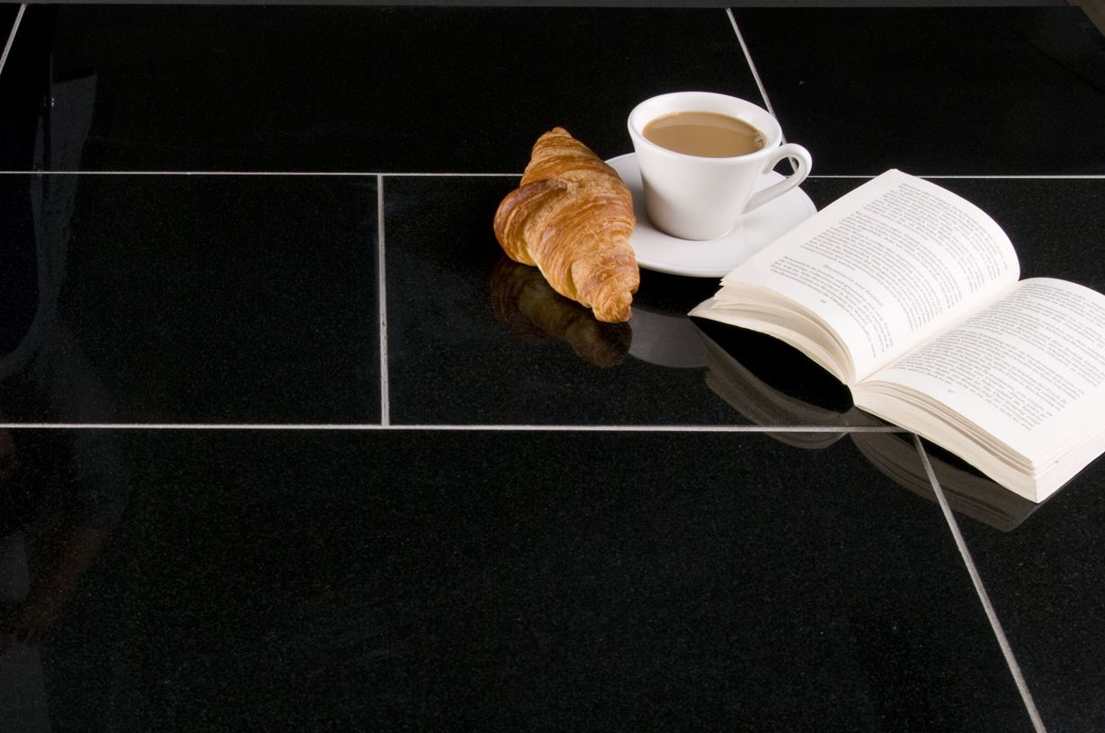 Schwarze Granitfliesen Nero Assoluto