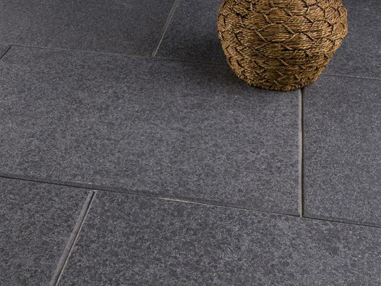 Platten Granit Basalt Black Beauty large 01